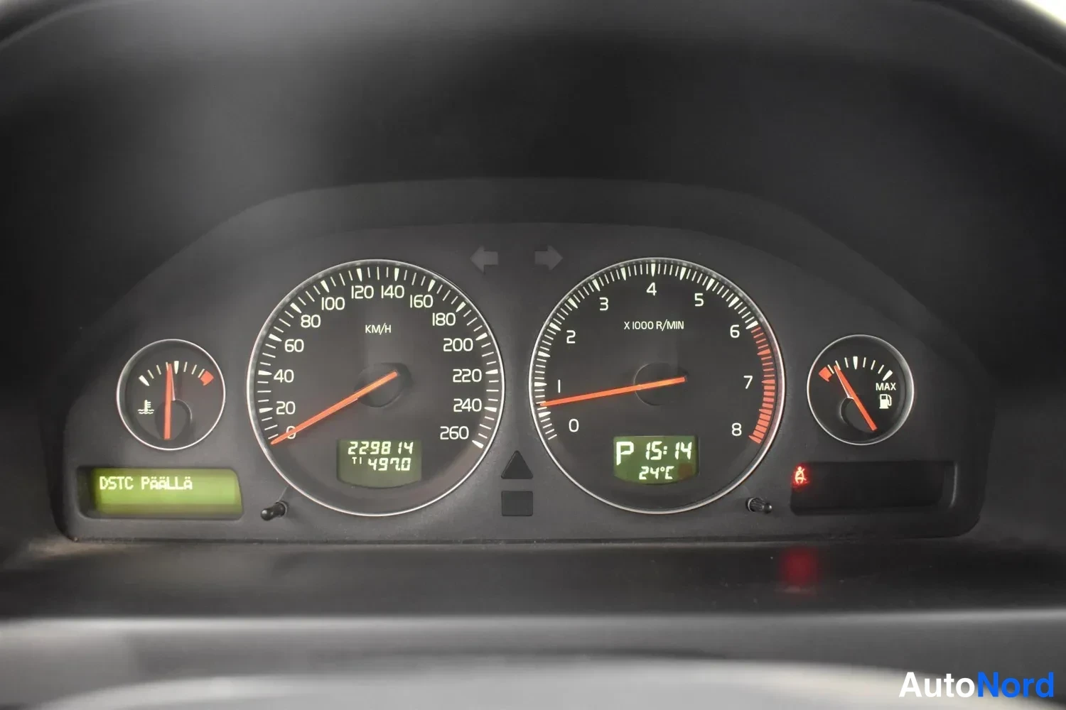 Keltainen Volvo V70 2006, ulkokuva 10 – Raisio