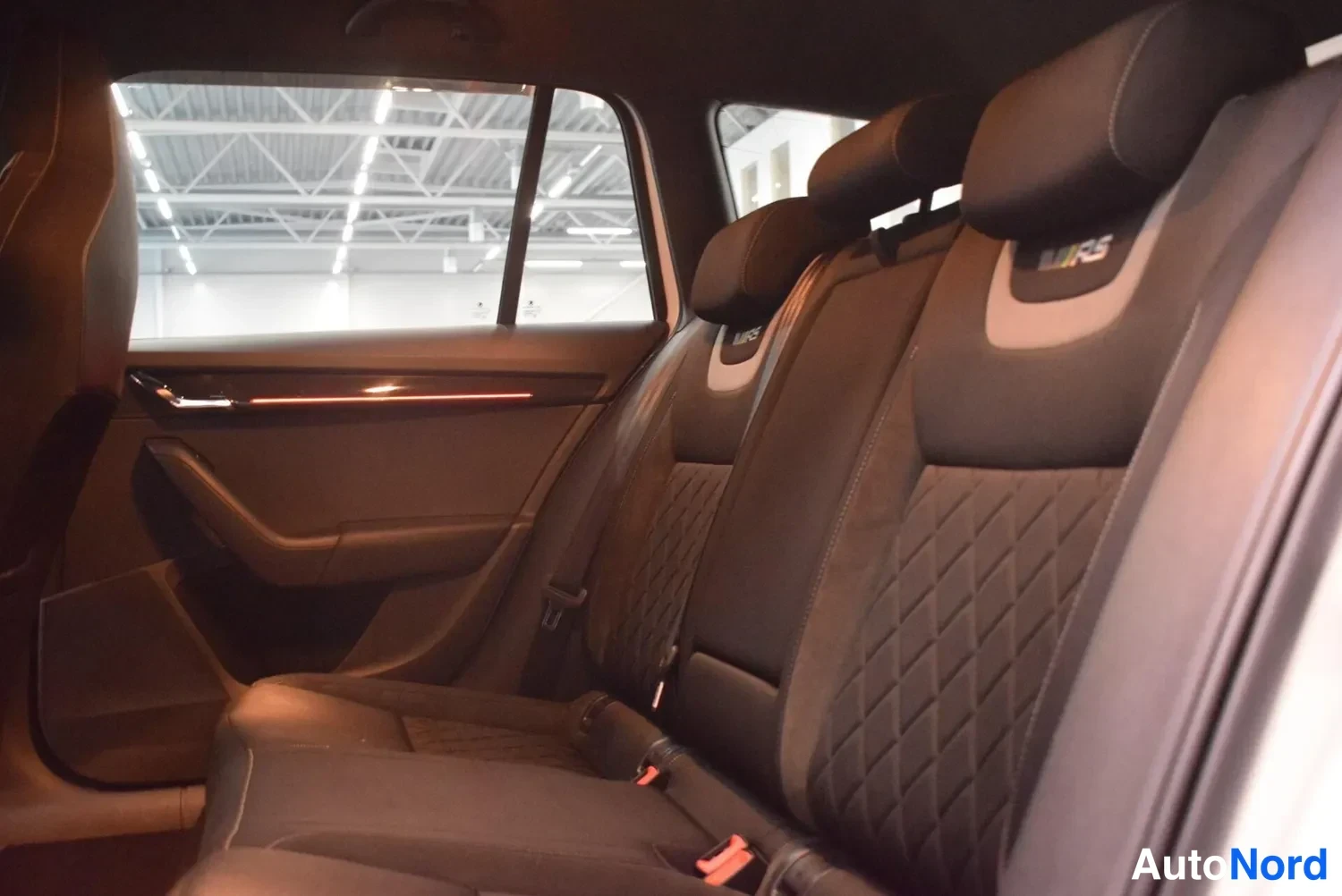 Valkoinen Skoda Octavia 2018, ulkokuva 16 – Raisio