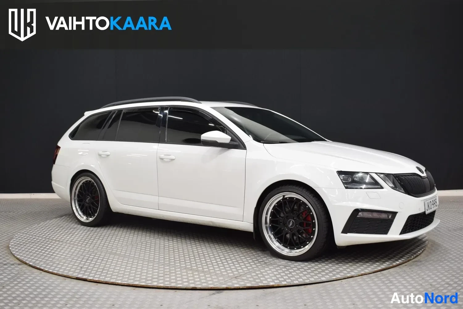 Valkoinen Skoda Octavia 2018, ulkokuva 6 – Raisio