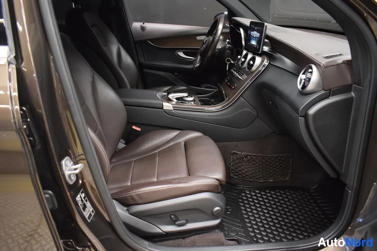 Ruskea Mercedes-Benz GLC 350 e 4MATIC 2017, ulkokuva 11 – Raisio