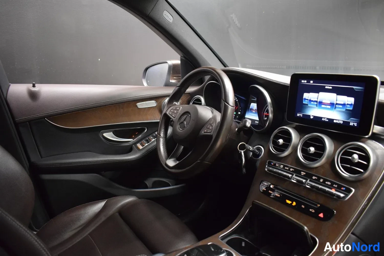 Ruskea Mercedes-Benz GLC 350 e 4MATIC 2017, ulkokuva 10 – Raisio