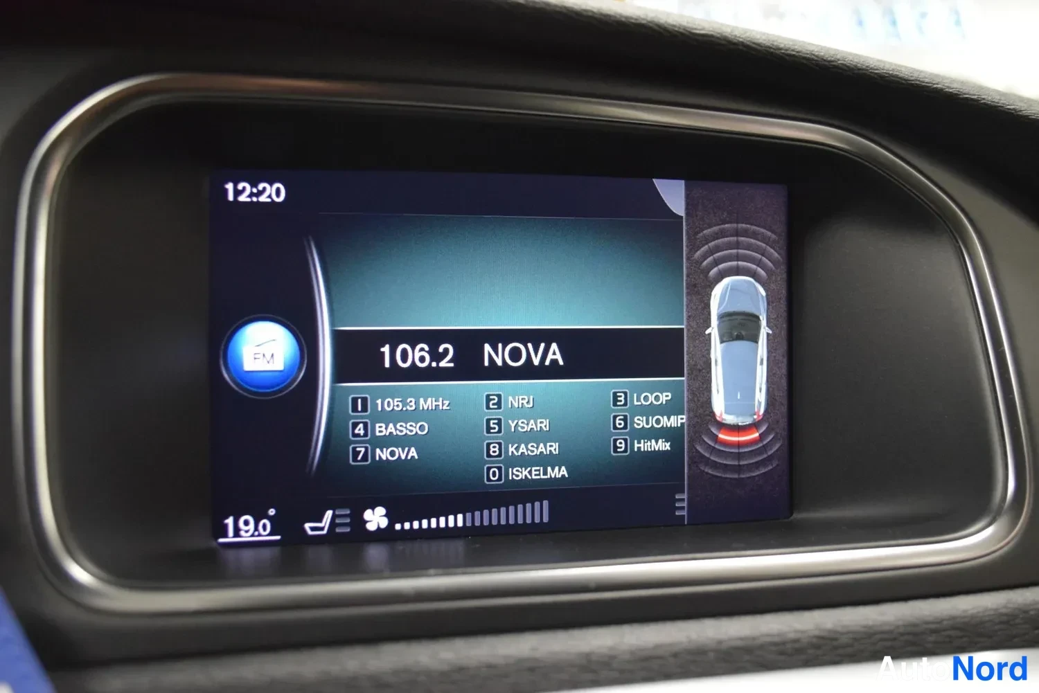 Sininen Volvo V40 2018, ulkokuva 19 – Raisio