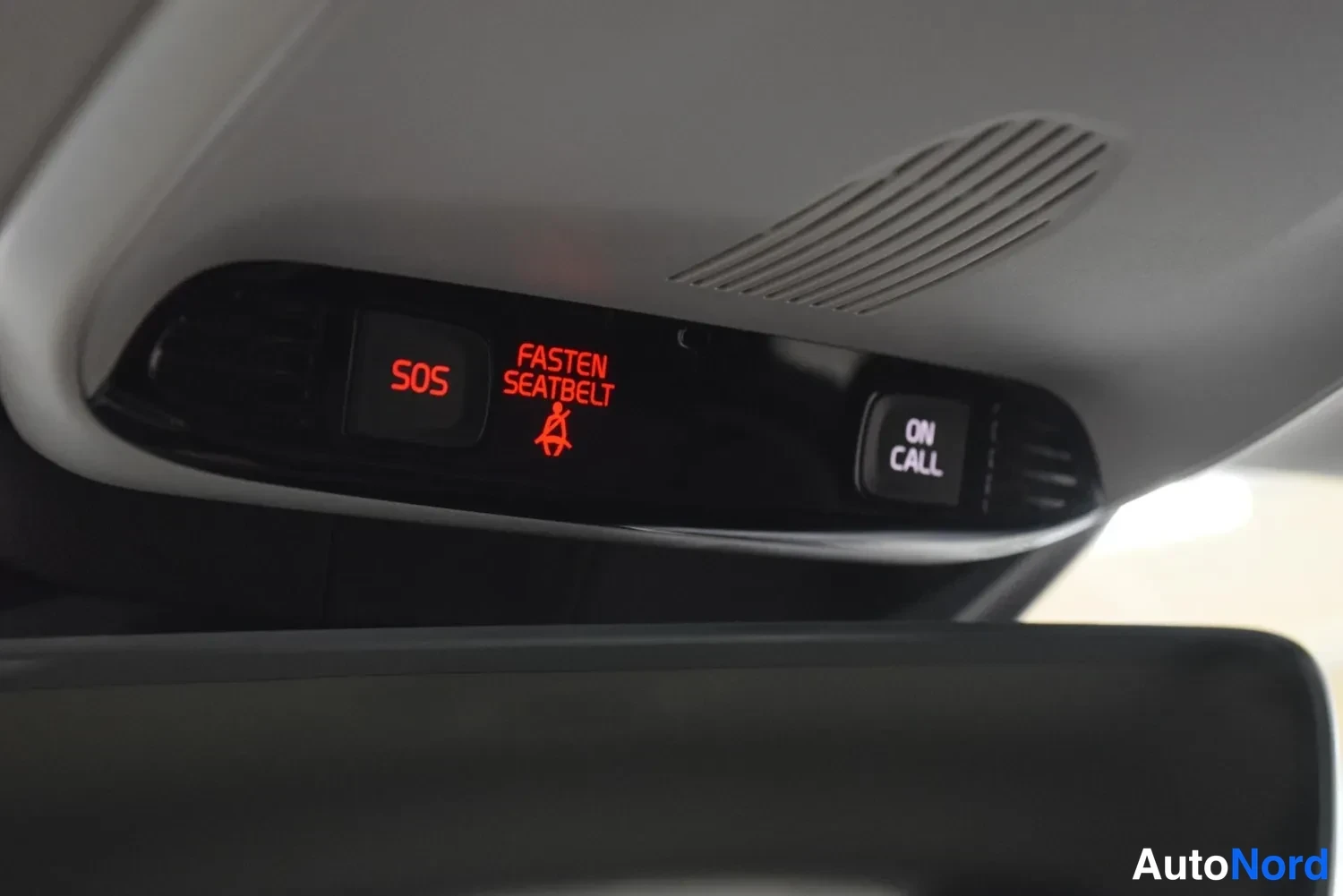 Sininen Volvo V40 2018, ulkokuva 27 – Raisio