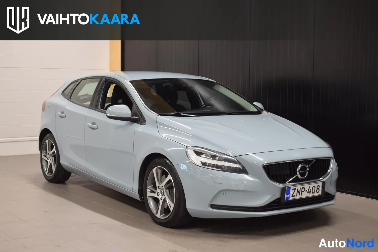 Sininen Volvo V40 2018, ulkokuva 6 – Raisio