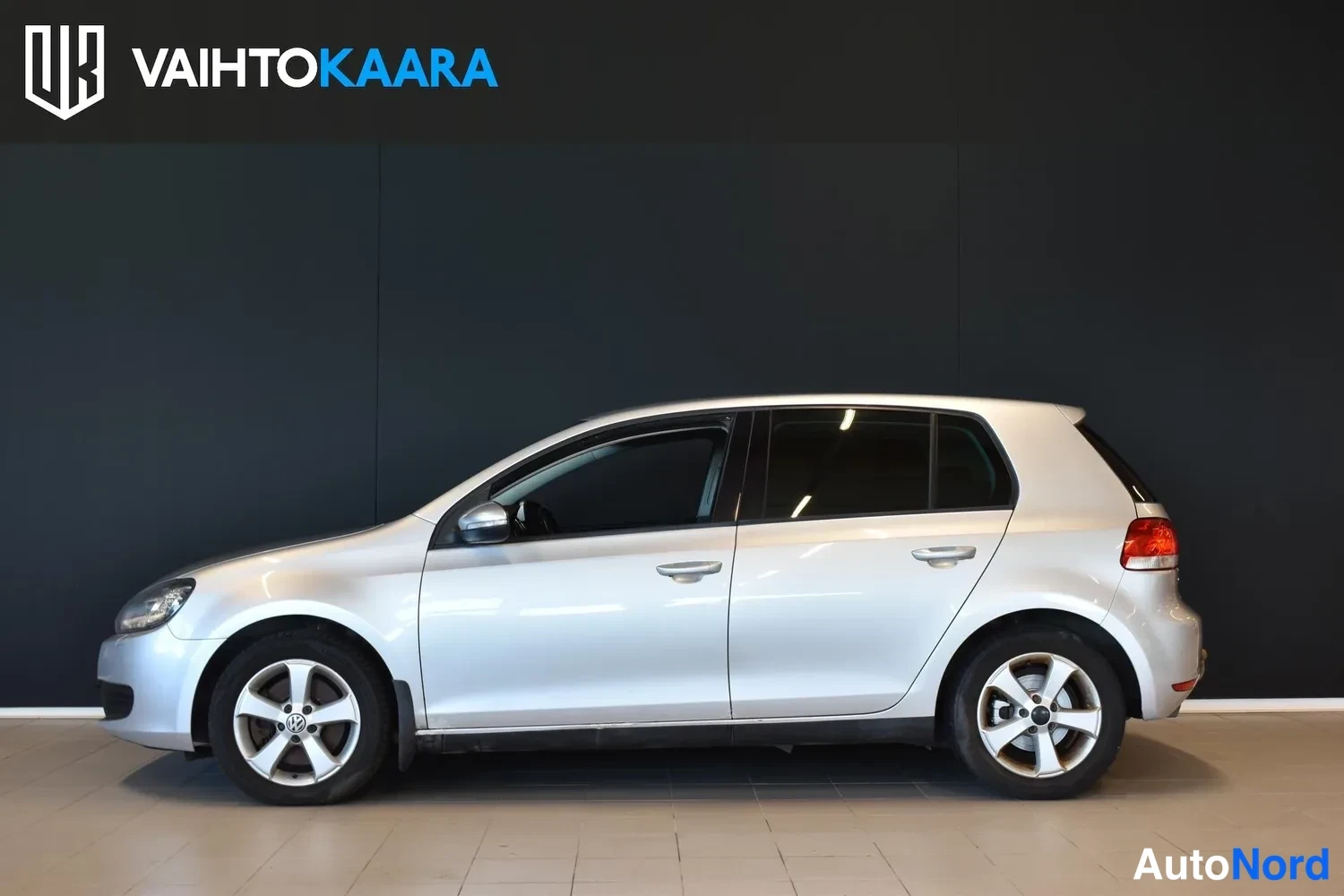 Harmaa Volkswagen Golf 2012, ulkokuva 2 – Raisio