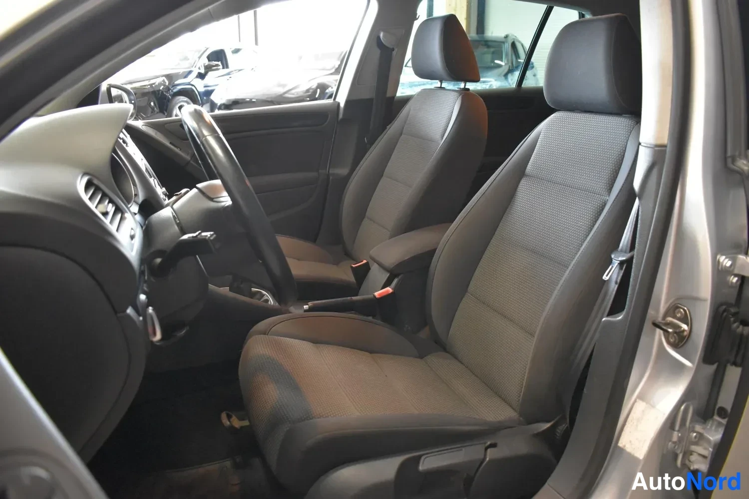 Harmaa Volkswagen Golf 2012, ulkokuva 3 – Raisio