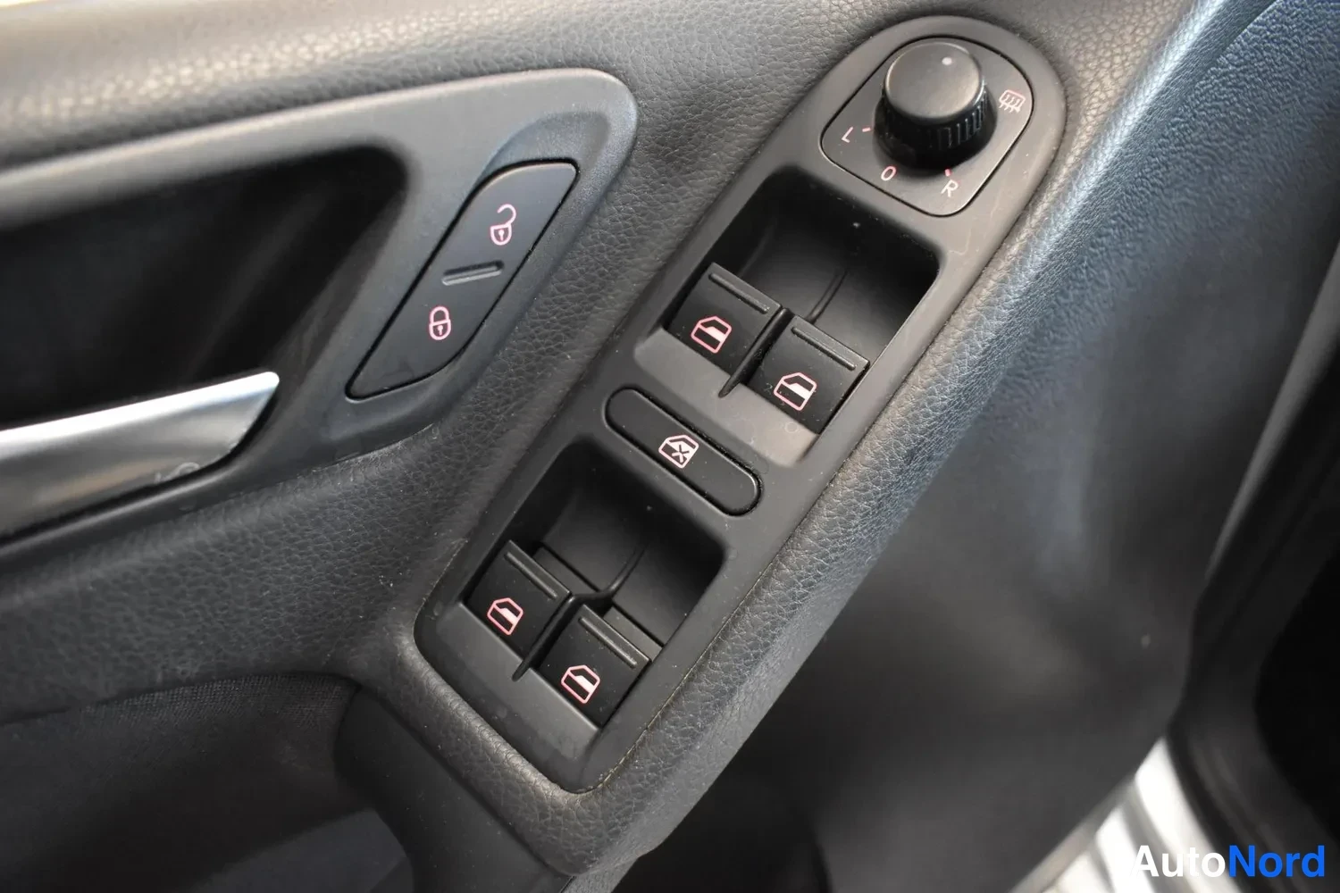 Harmaa Volkswagen Golf 2012, ulkokuva 9 – Raisio