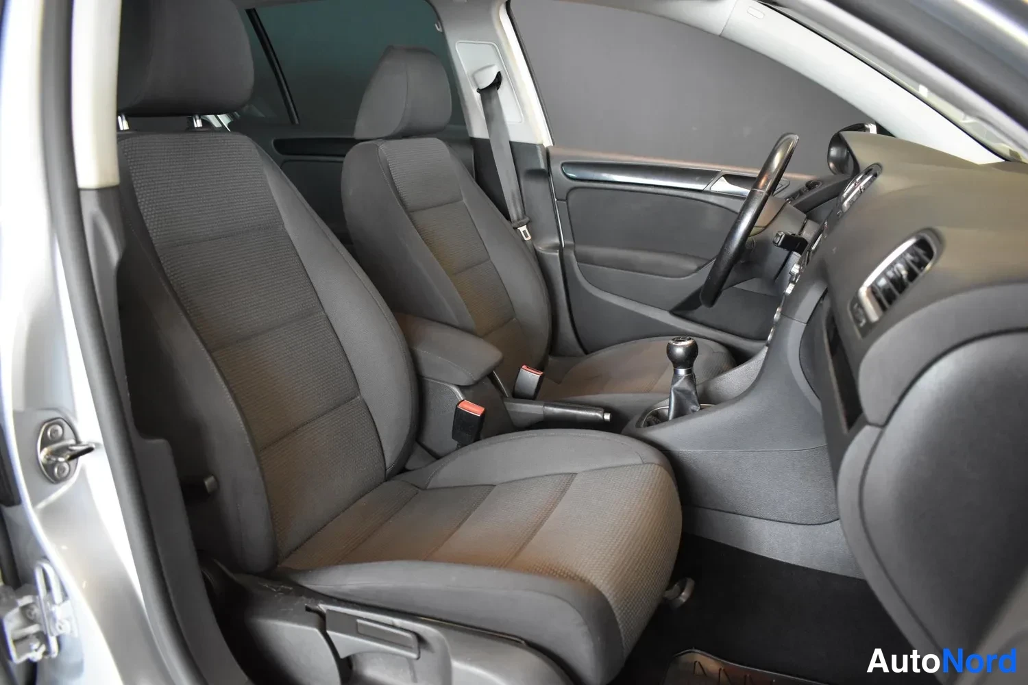 Harmaa Volkswagen Golf 2012, ulkokuva 10 – Raisio