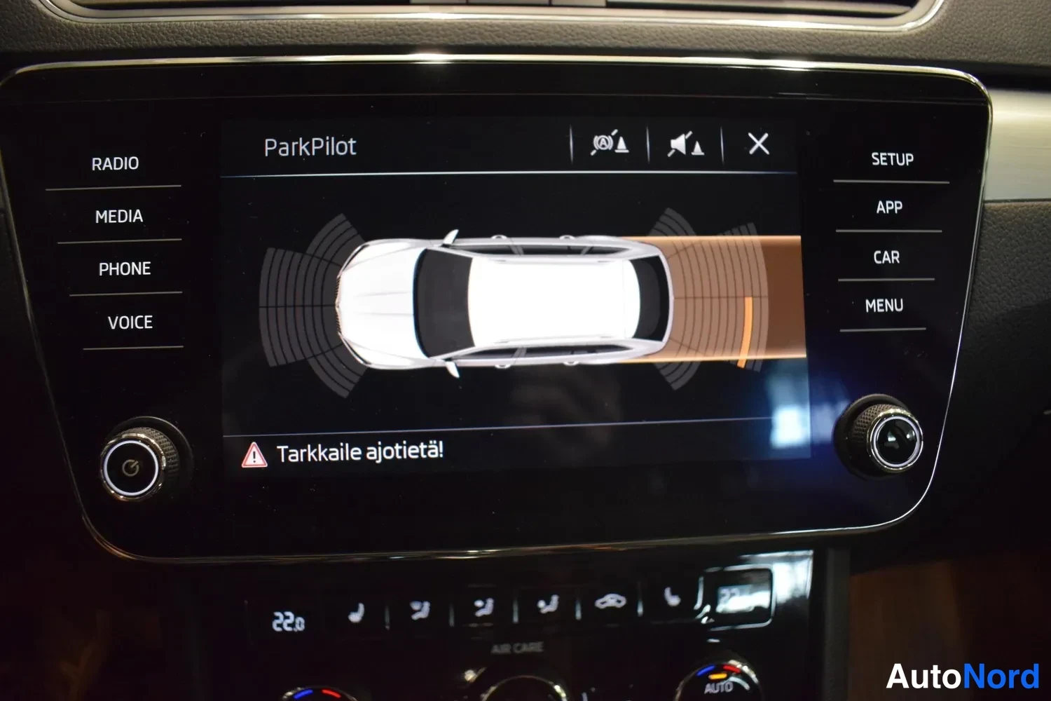 Musta Skoda Superb 2018, ulkokuva 18 – Raisio