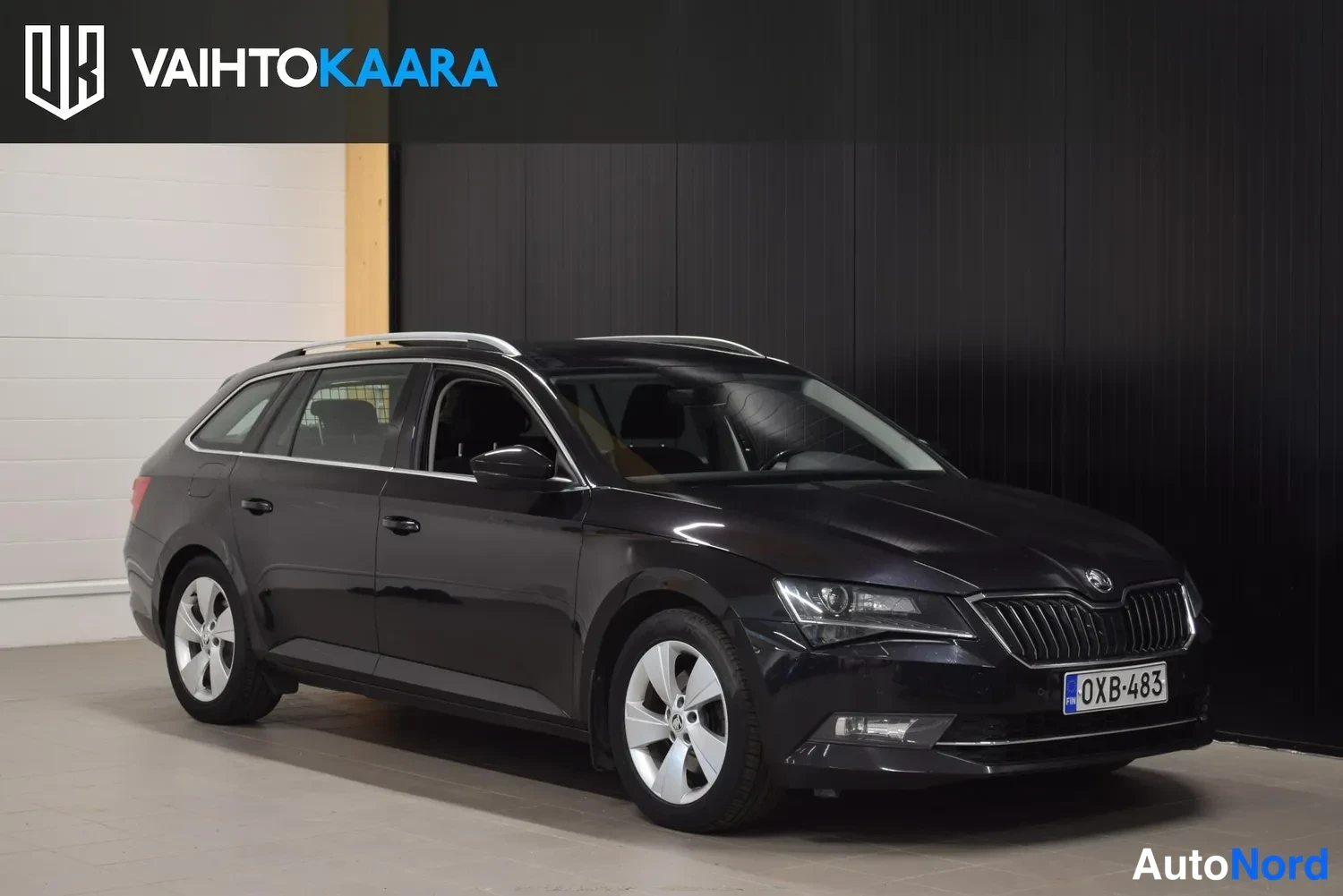 Musta Skoda Superb 2018, ulkokuva 7 – Raisio