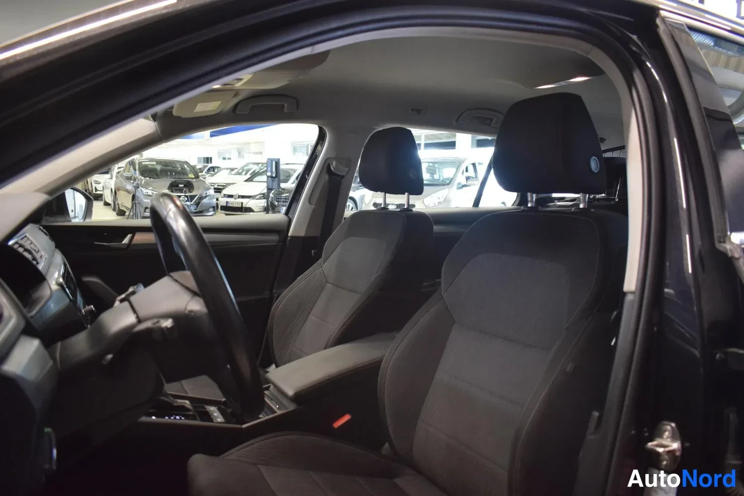 Musta Skoda Superb 2018, ulkokuva 10 – Raisio