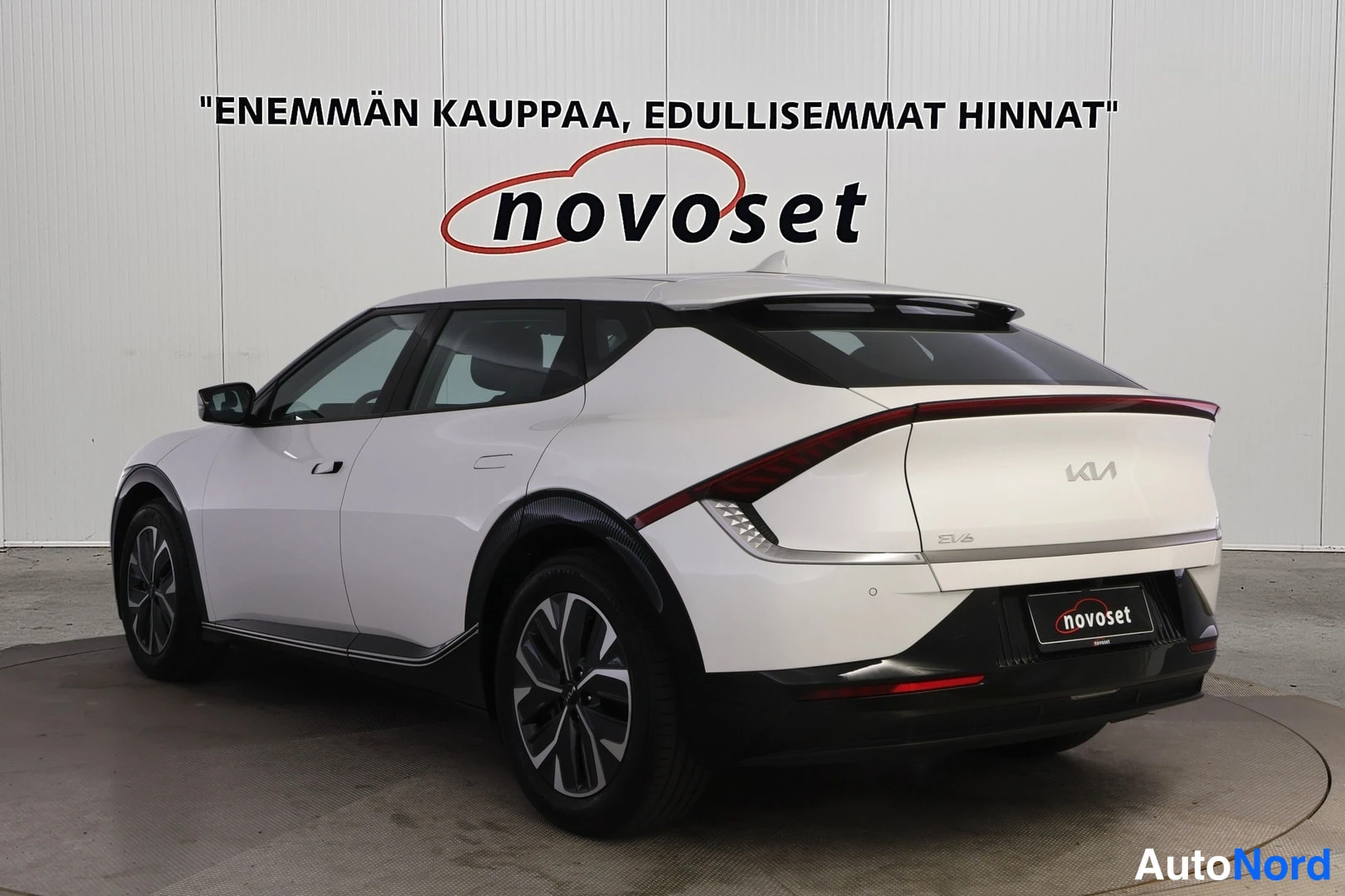 Valkoinen KIA EV6 2022, takaviisto, kuva 7