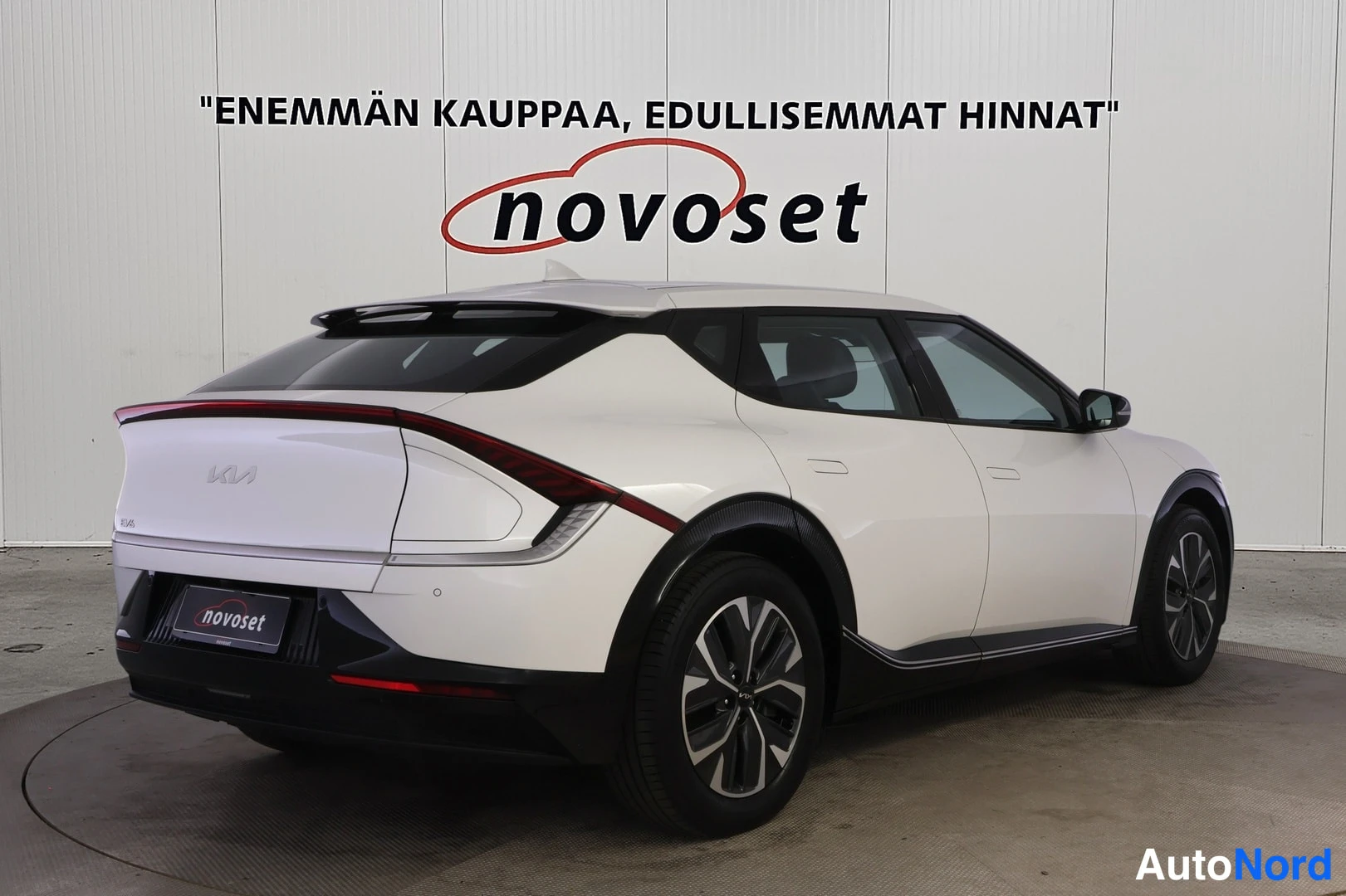 Valkoinen KIA EV6 2022, takaviisto, kuva 8