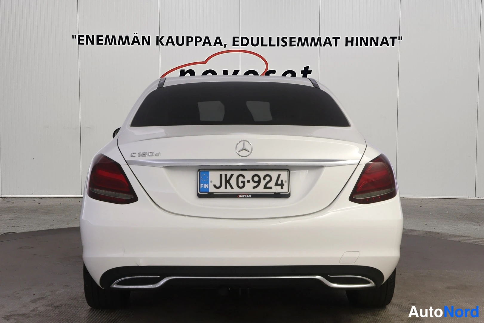 Valkoinen Mercedes-Benz C 180 d 2017, takaa, kuva 6
