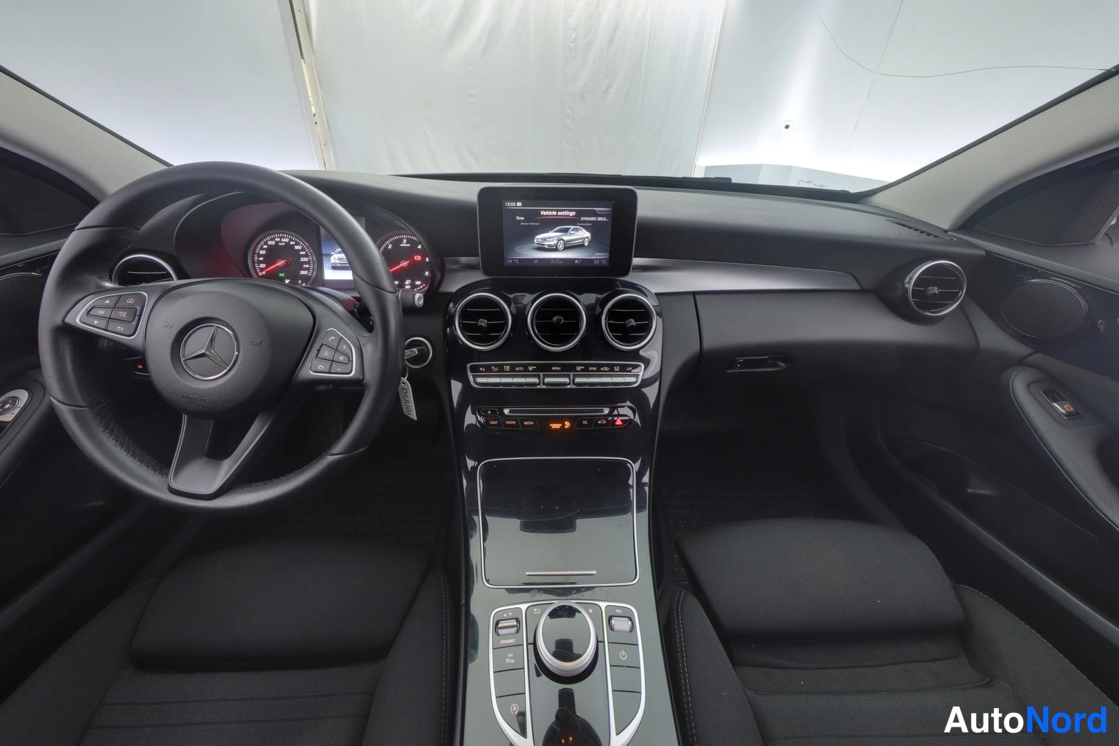 Valkoinen Mercedes-Benz C 180 d 2017, kuva 7