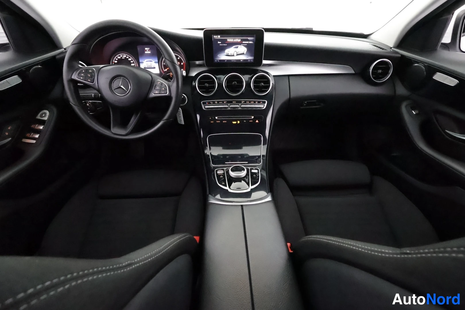 Valkoinen Mercedes-Benz C 180 d 2017, kuva 16