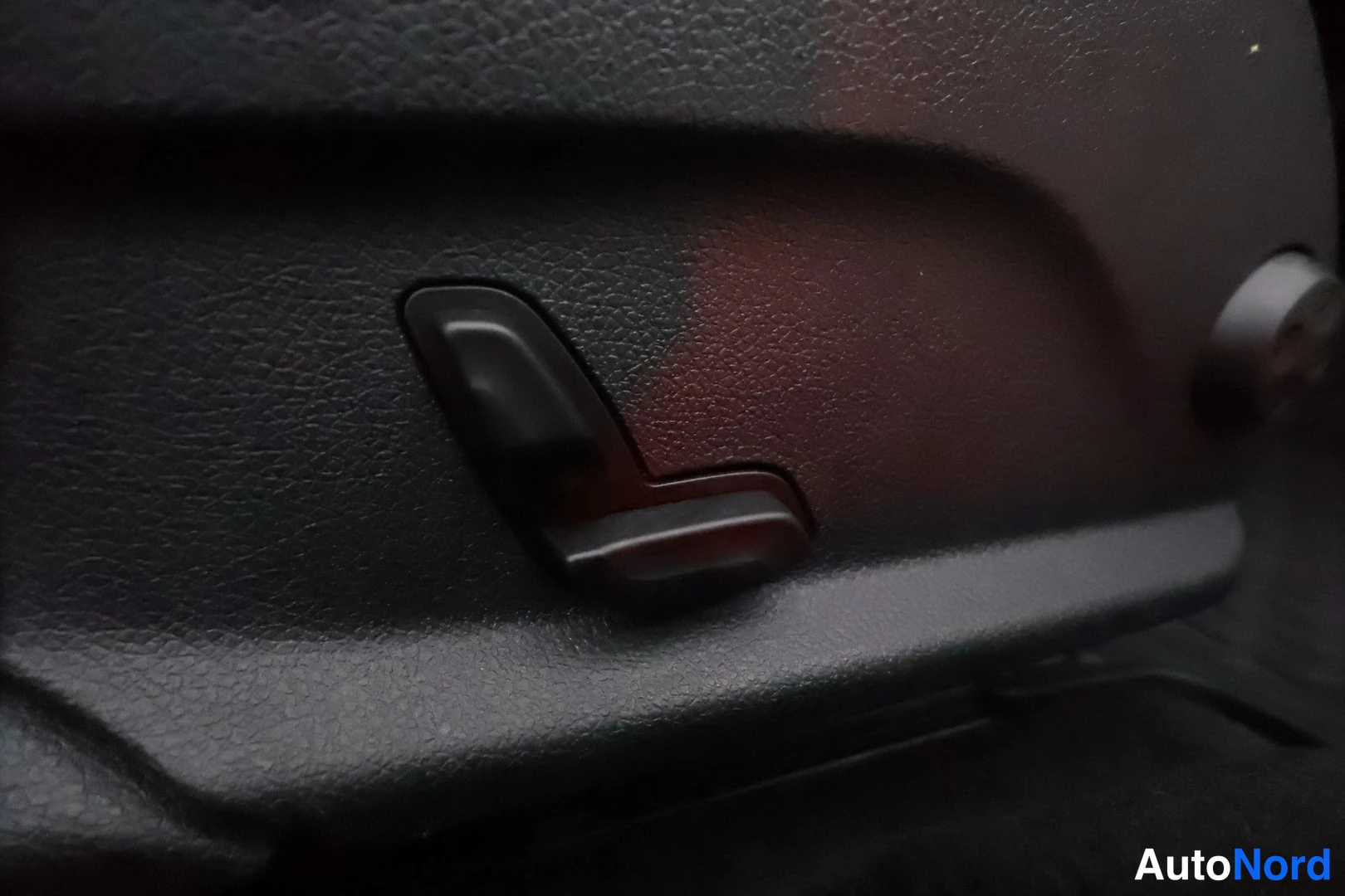 Valkoinen Mercedes-Benz C 180 d 2017, kuva 37