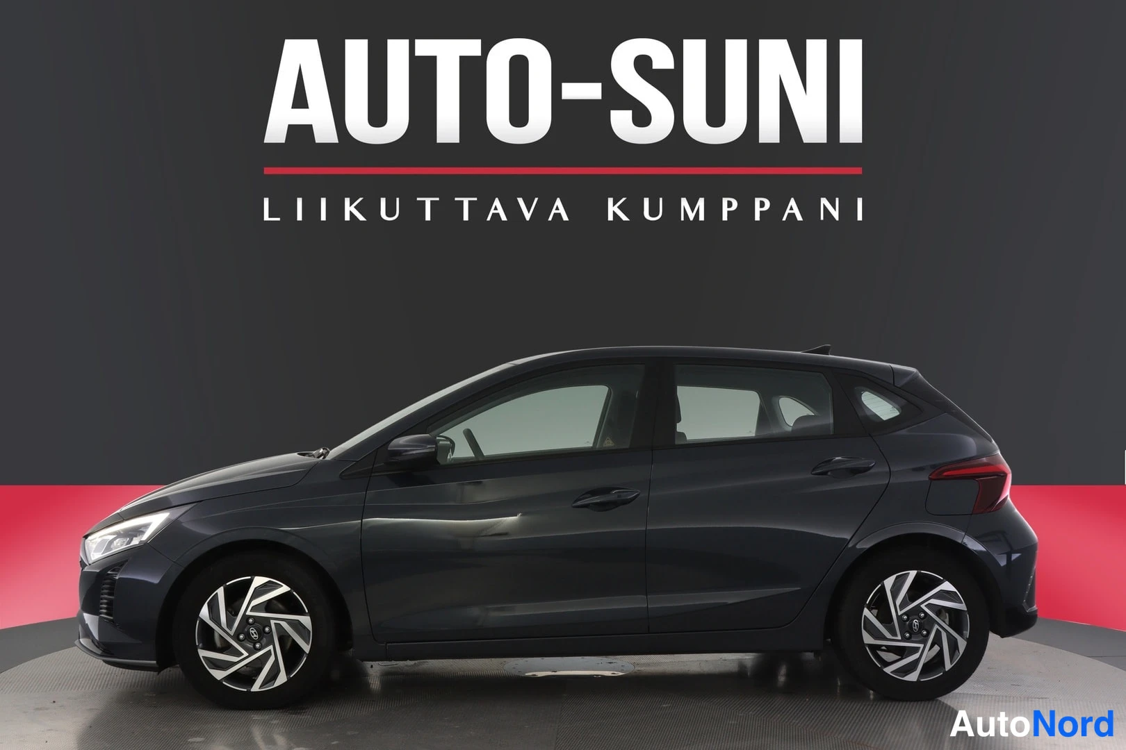 Harmaa Hyundai i20 2024, sivulta, kuva 4