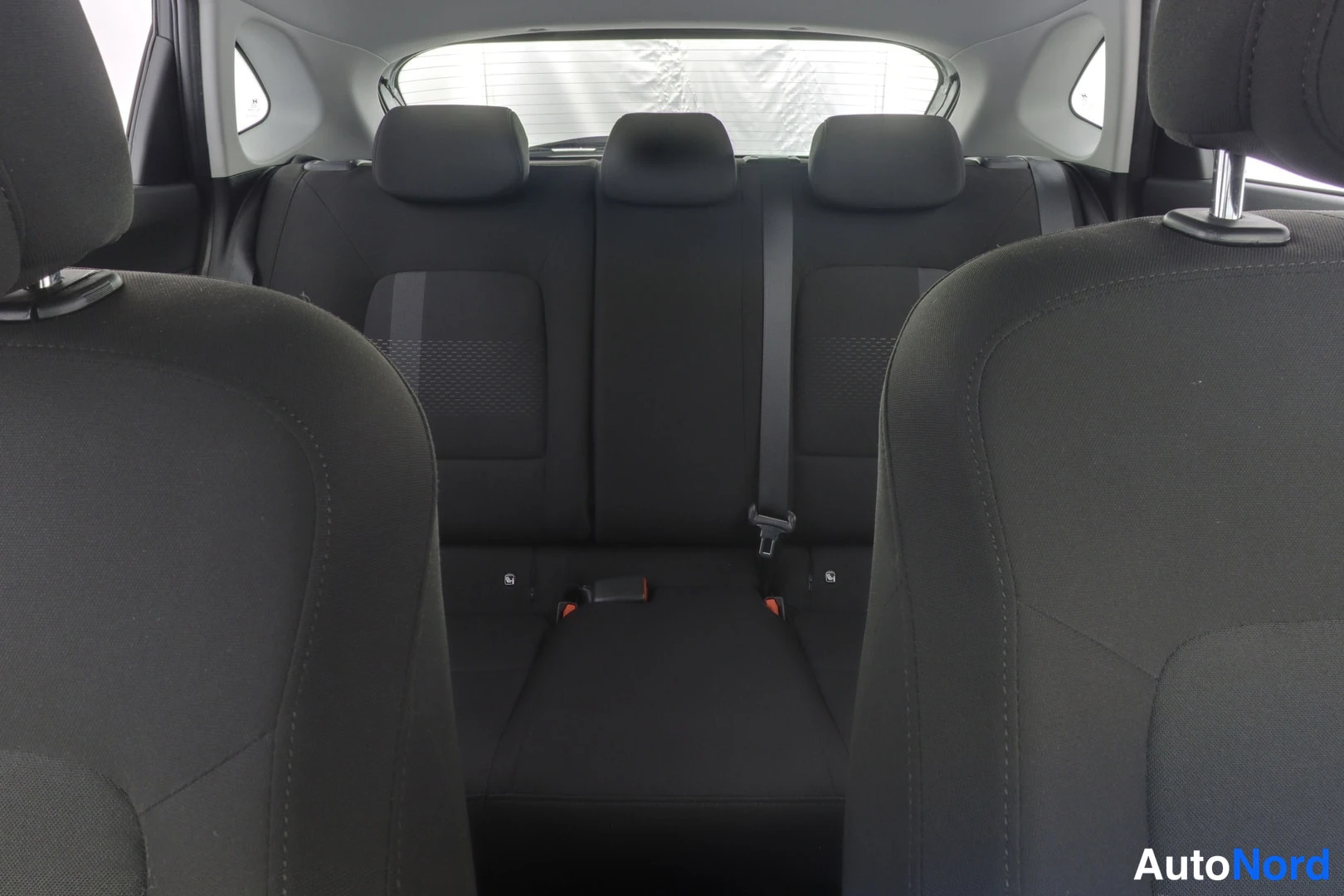 Harmaa Hyundai i20 2024, takaistuimet, kuva 7