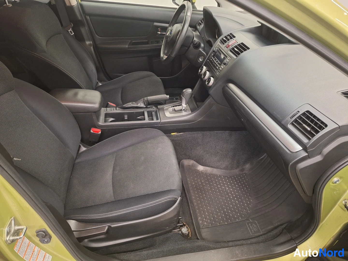 Vihreä Subaru XV 2014, kuva 12