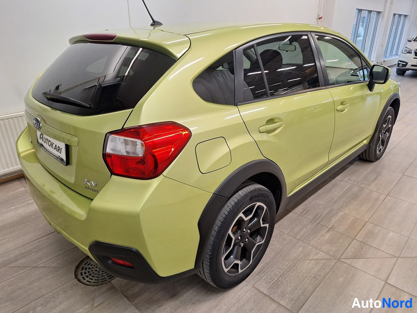 Vihreä Subaru XV 2014, takaviisto, kuva 4