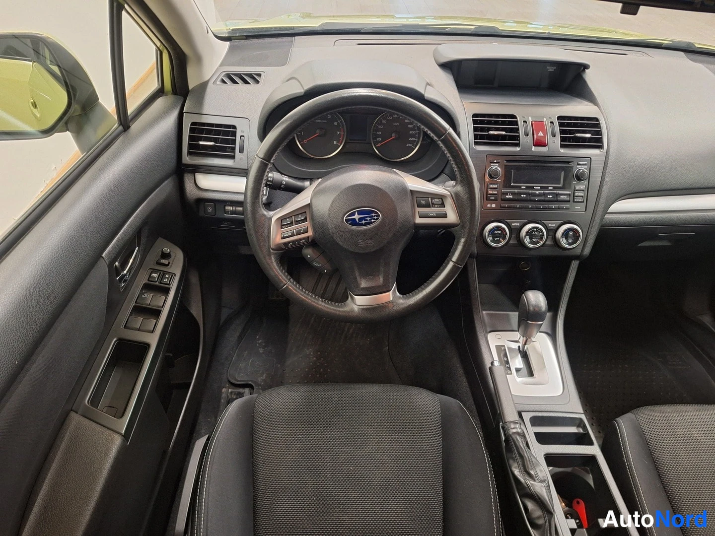 Vihreä Subaru XV 2014, kuva 9