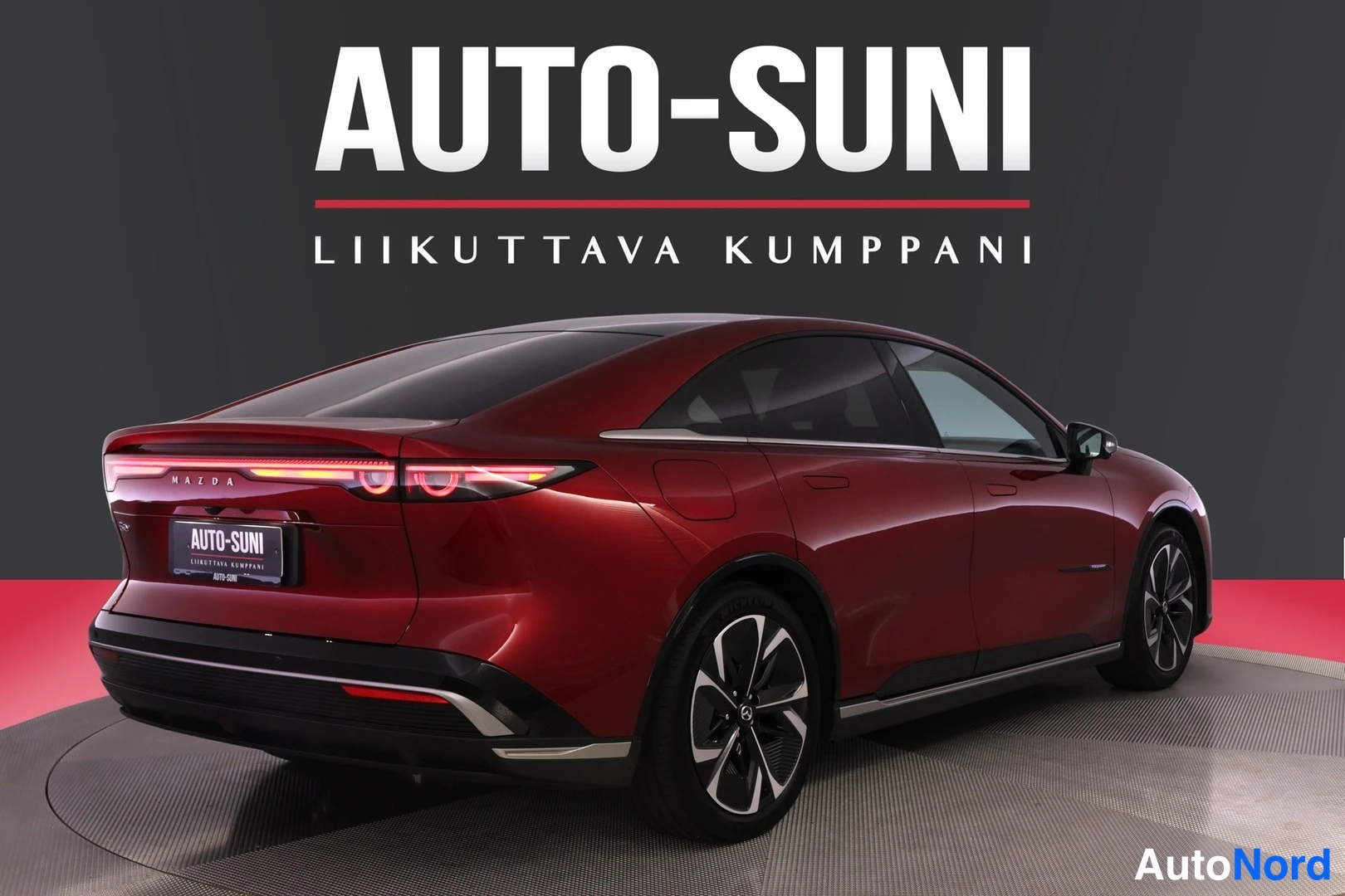 Punainen Mazda 6e 2026, takaviisto, kuva 5