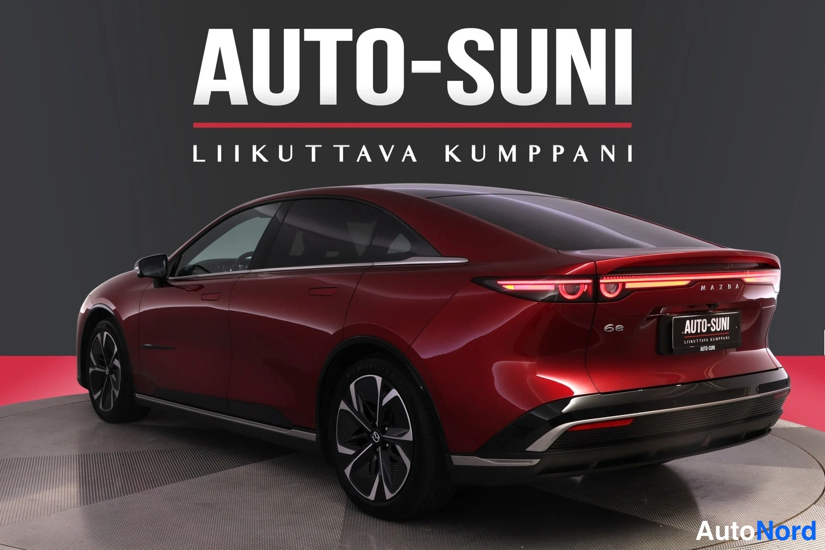 Punainen Mazda 6e 2026, takaviisto, kuva 6