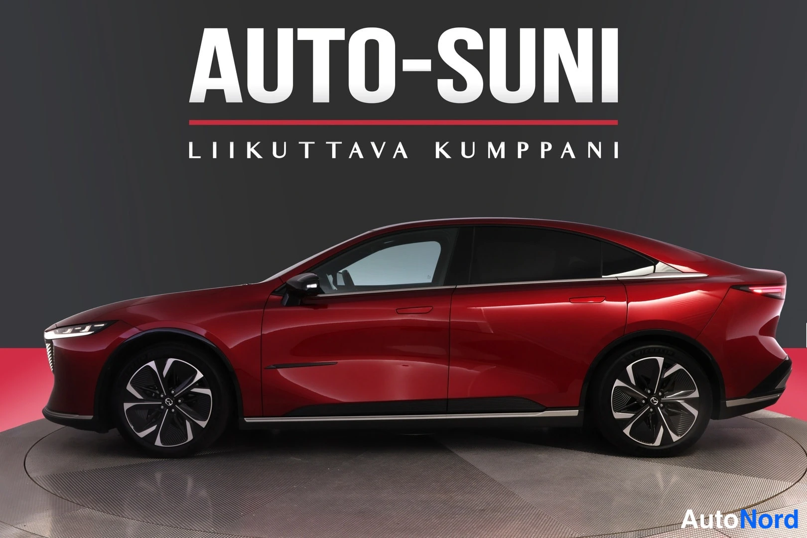 Punainen Mazda 6e 2026, sivulta, kuva 3