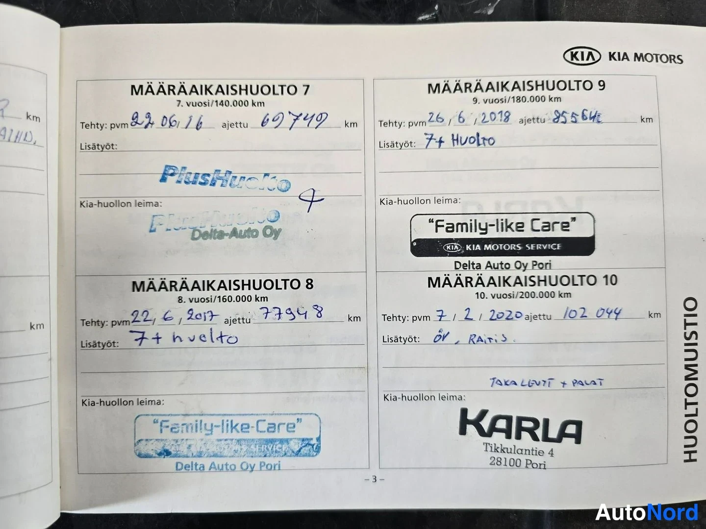 Asiakirja: Kian huoltokirjan sivu määräaikaishuolloilla 7–10, vuosilta 2016–2020, huoltoja Delta Auto Oy Pori ja Karla Pori.