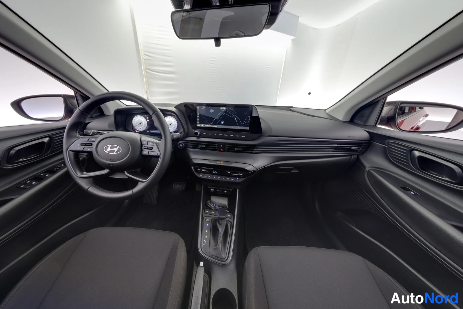 Punainen Hyundai i20 2025, kuva 15