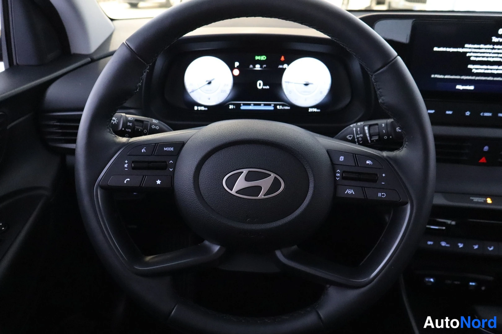 Punainen Hyundai i20 2025, kuva 19