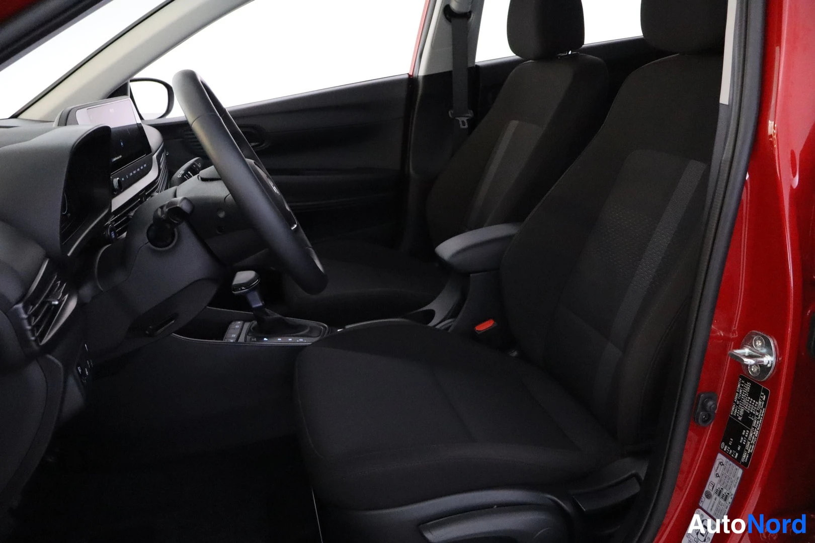 Punainen Hyundai i20 2025, kuva 23