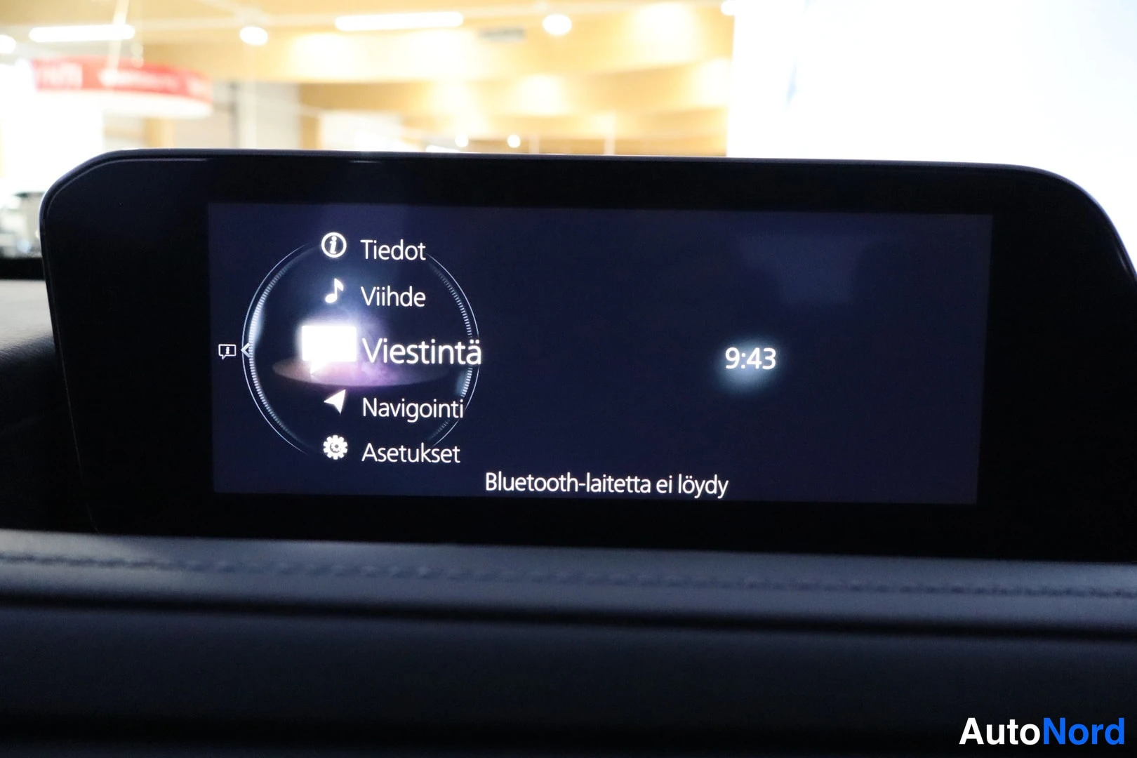 Punainen Mazda CX-30 2023, kuva 13