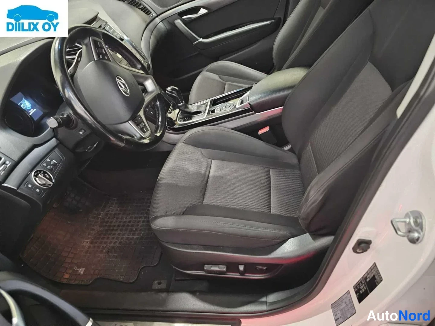 Valkoinen Hyundai i40 2015, kuva 9