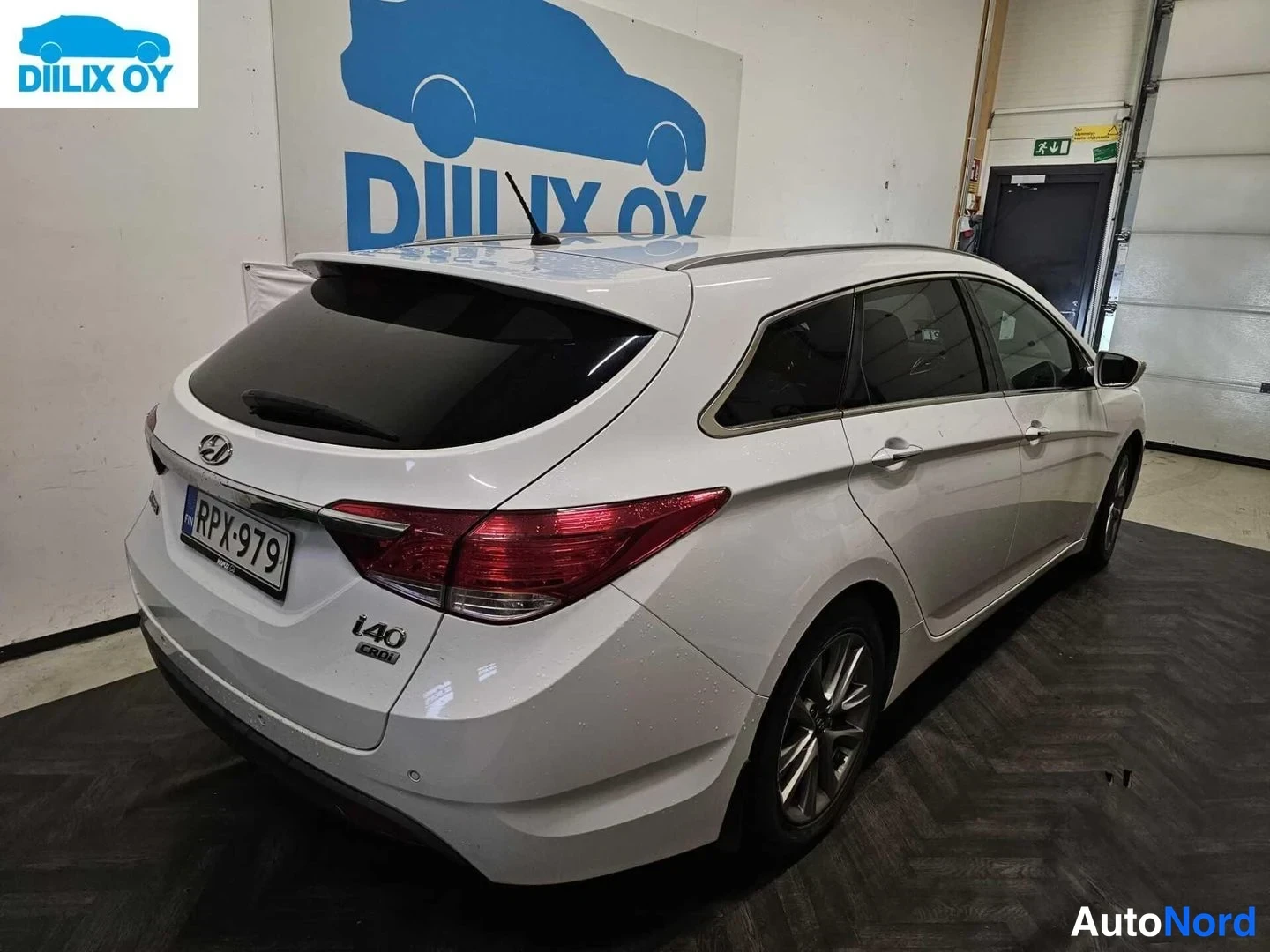 Valkoinen Hyundai i40 2015, takaviisto, kuva 7