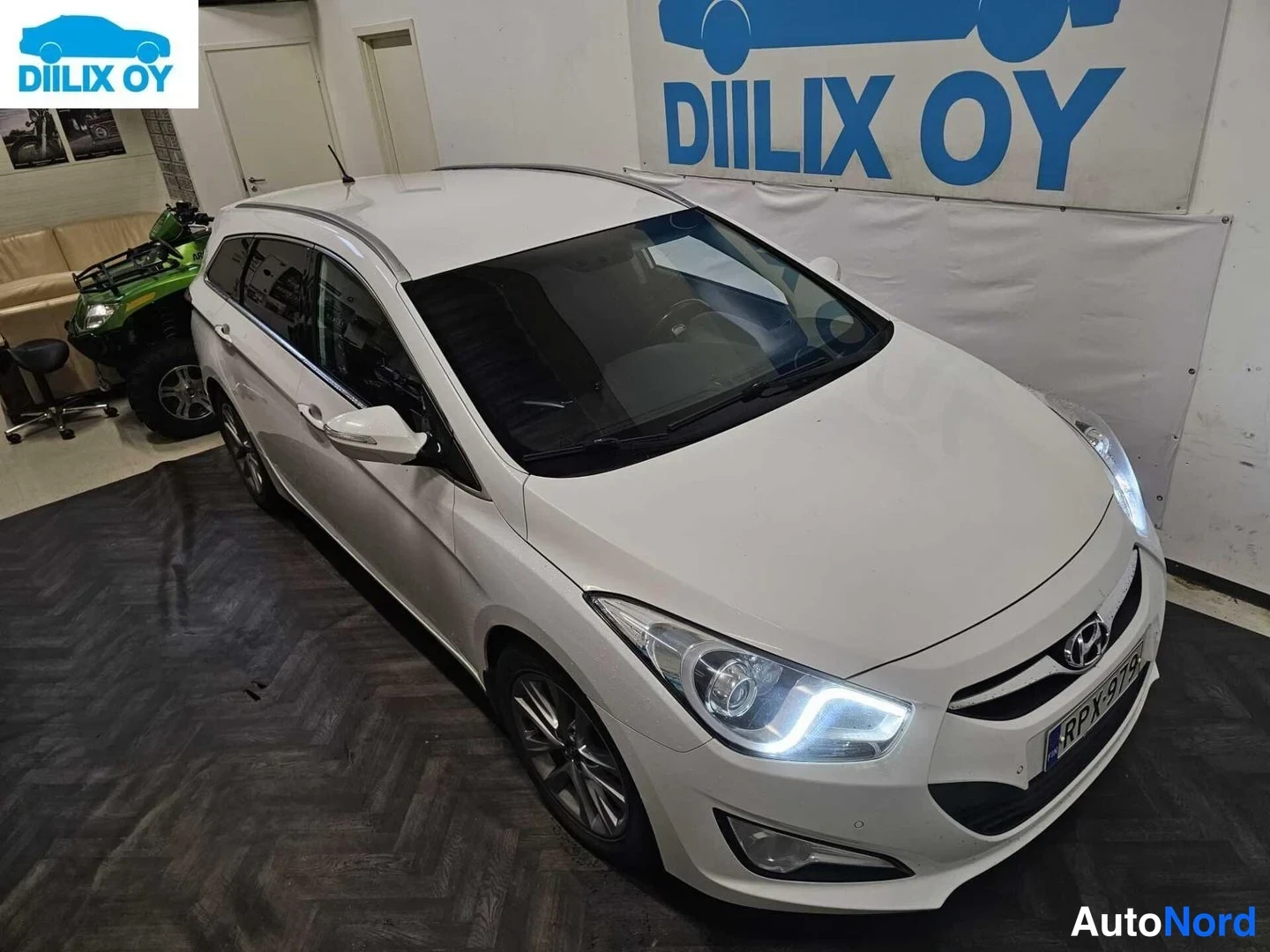 Valkoinen Hyundai i40 2015, kuva 14