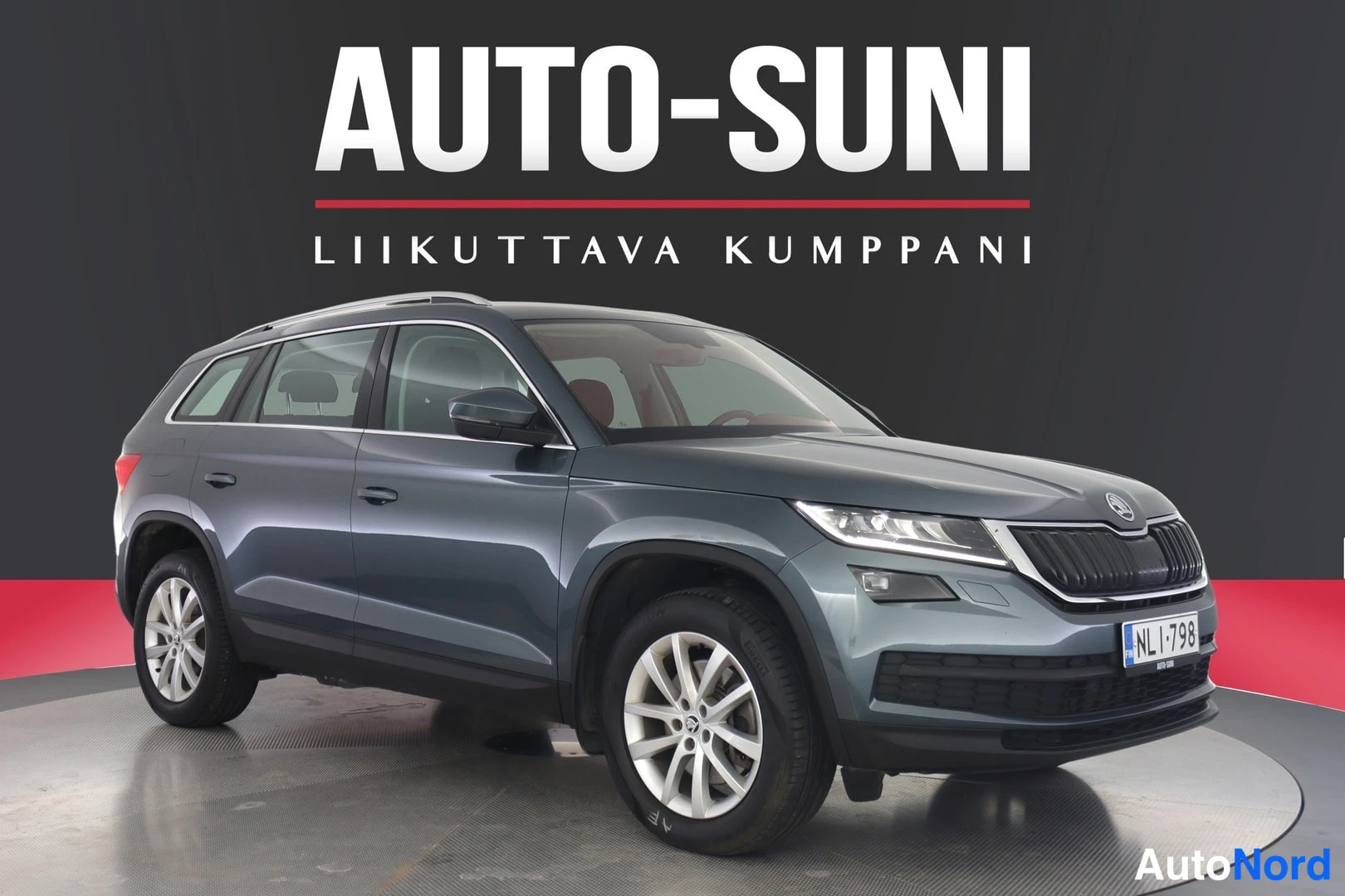 Harmaa Skoda Kodiaq 2019, etuviisto, keula oikealle, kuva 3