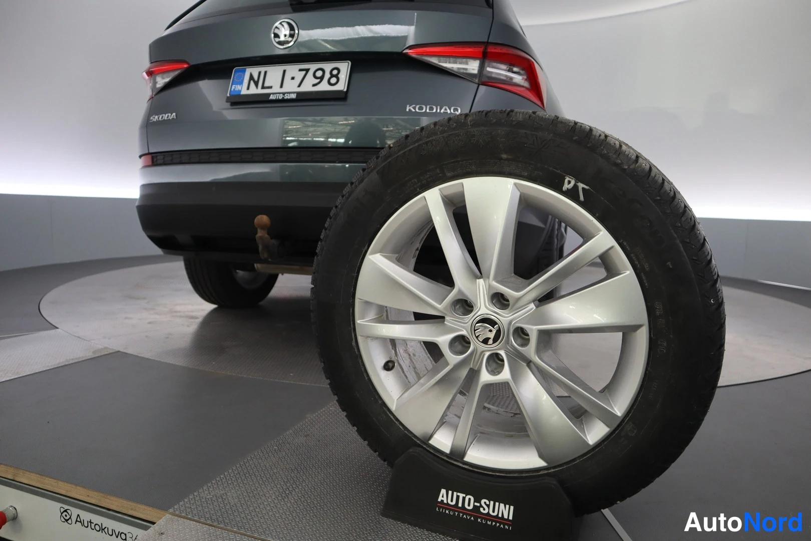 Harmaa Skoda Kodiaq 2019, takaa, kuva 7