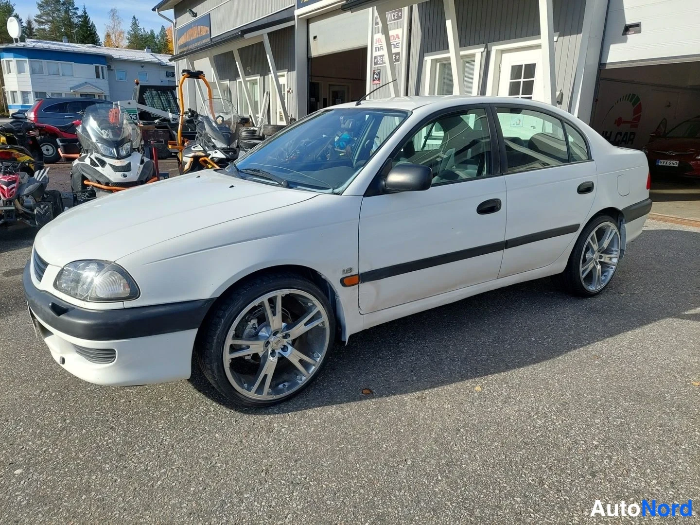 Toyota Avensis 1,8 Linea Terra 1998