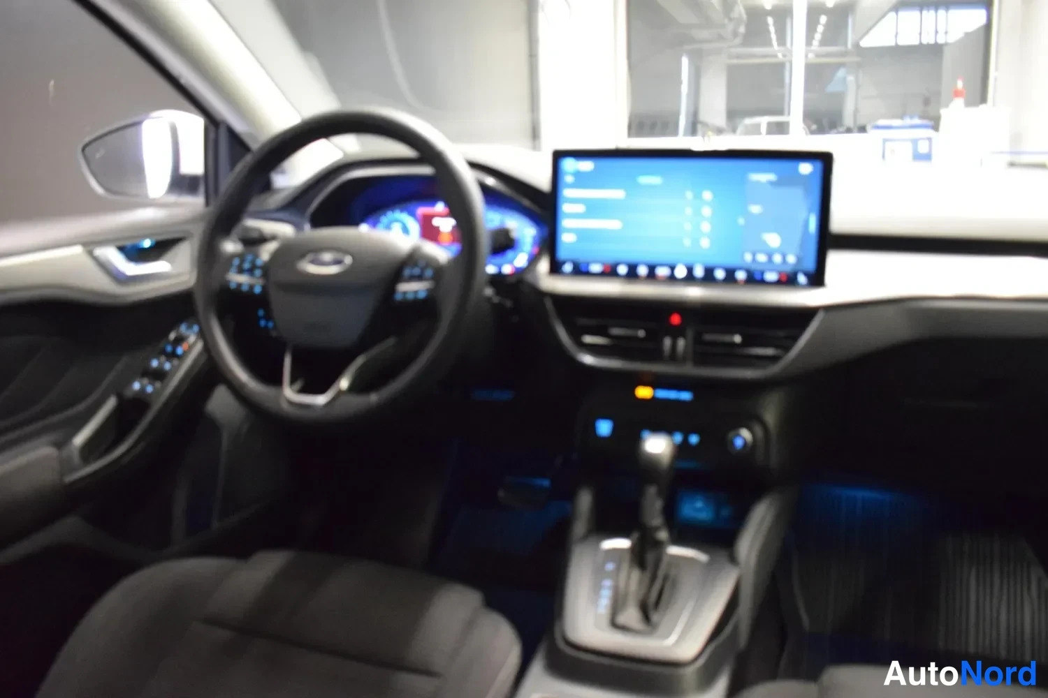 Valkoinen Ford Focus 2023, kuva 35