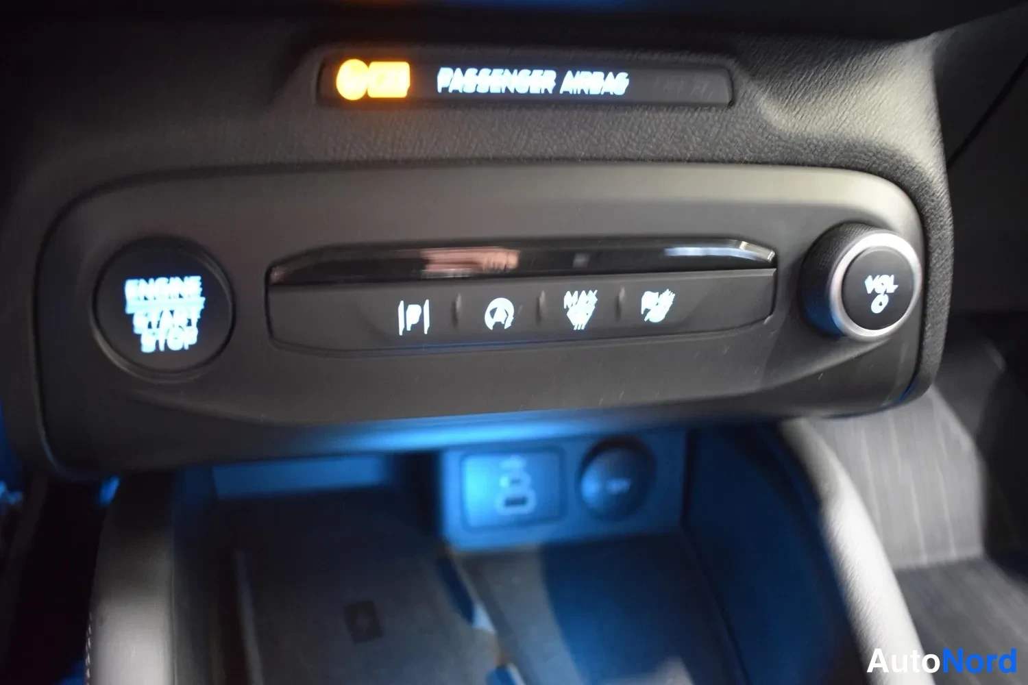 Valkoinen Ford Focus 2023, yksityiskohta, kuva 18