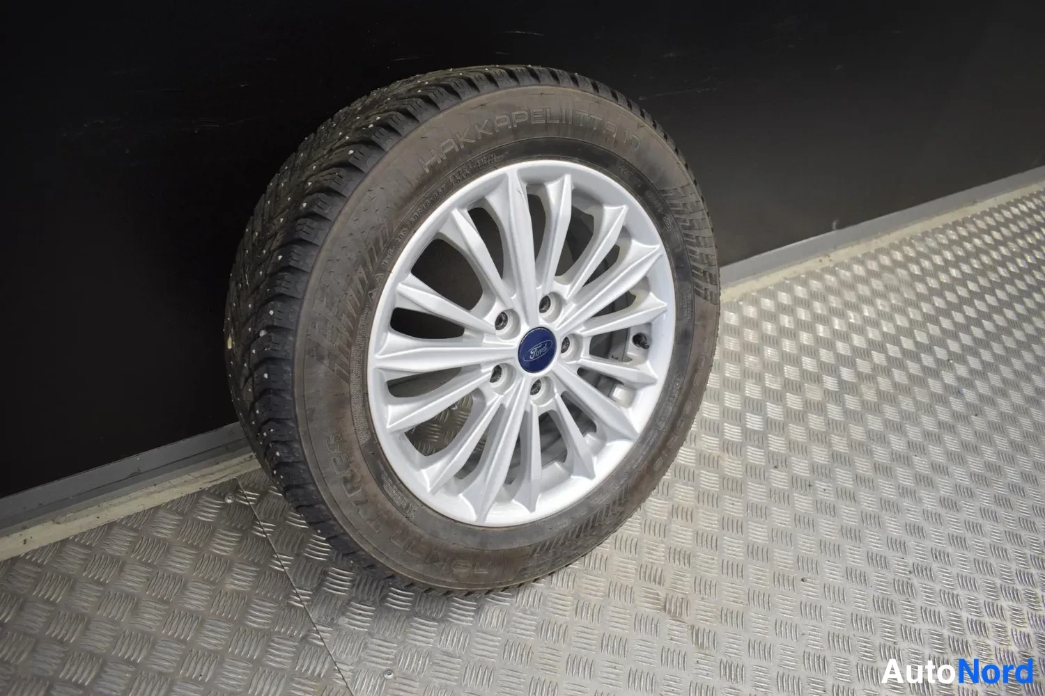 Valkoinen Ford Focus 2023, yksityiskohta, kuva 26