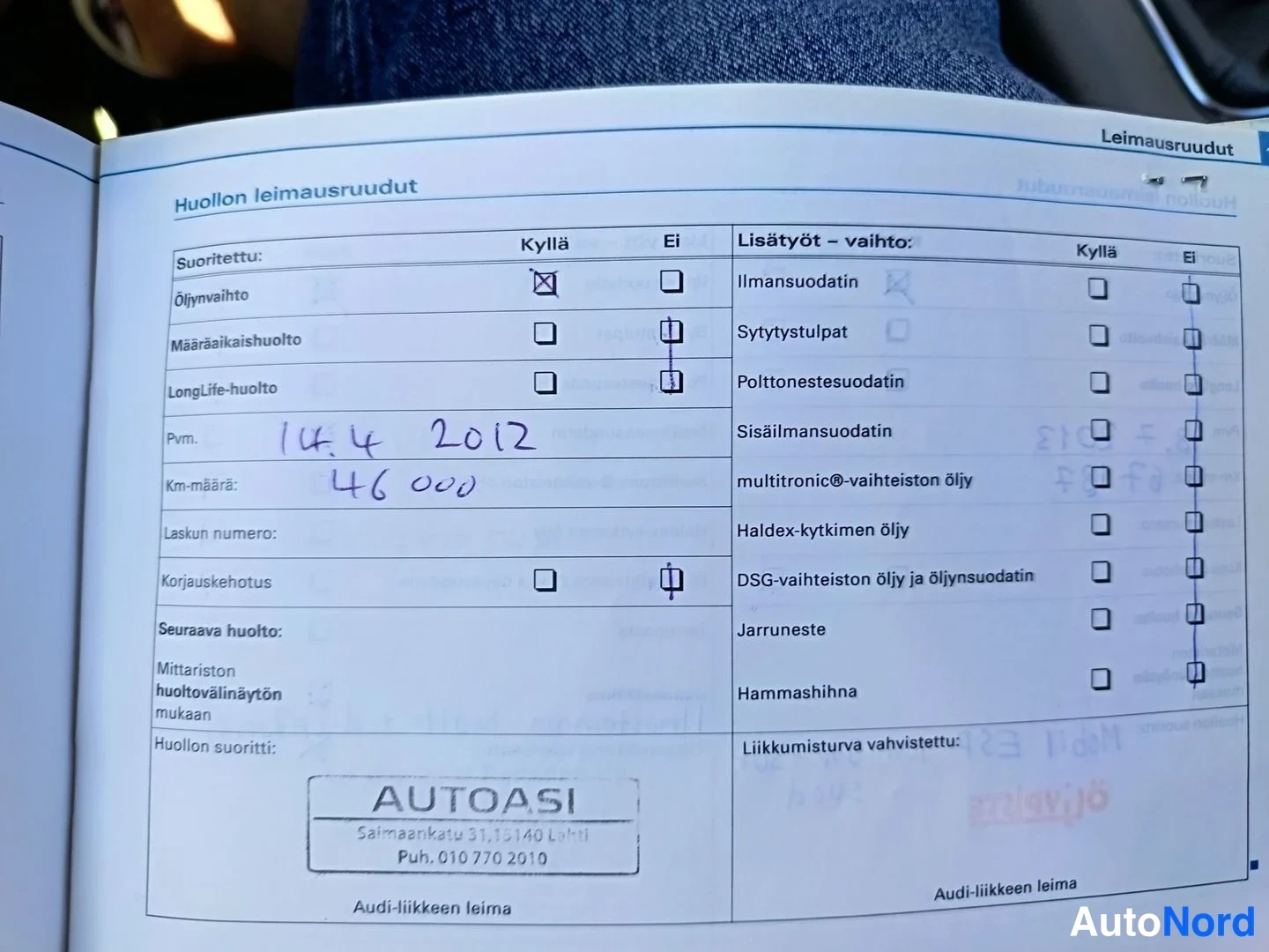 Asiakirja: Huoltokirjan leimausruutu, huolto 14.4.2012, km 46 000, huollon suorittanut AUTOASI, Lahti.