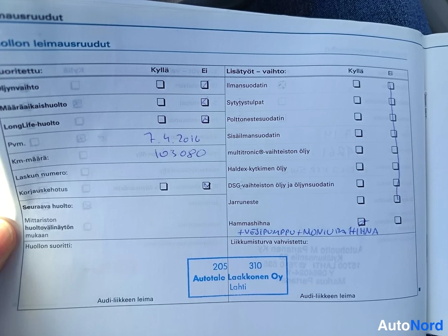 Asiakirja: Auton huoltokirjan huollon leimausruudut -sivu, käsin kirjoitettu huolto 7.4.2016, km-määrä 103080, leima Autotalo Laakkonen Oy Lahti.