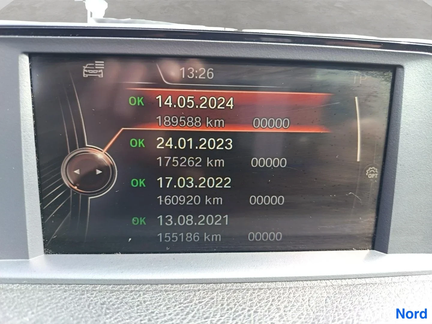 Muu: Auton näytön huoltoluettelo: huoltoja vuosina 2021–2024, viimeisin 189 588 km.