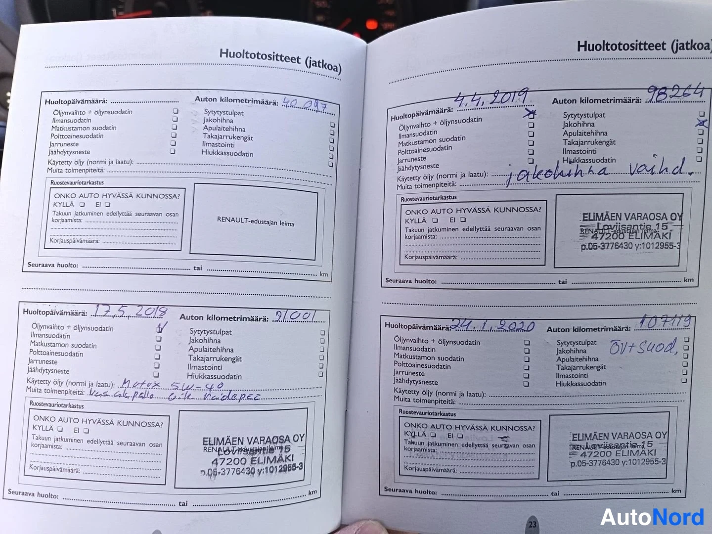 Asiakirja: Avattu huoltokirjan sivu, jossa kuusi huoltotapahtumaa: 4.4.2019 (98 266 km) jakohihnan vaihdoilla, 12.5.2018 (91 001 km) Metex 5W-40 öljyllä, sekä muut huollot