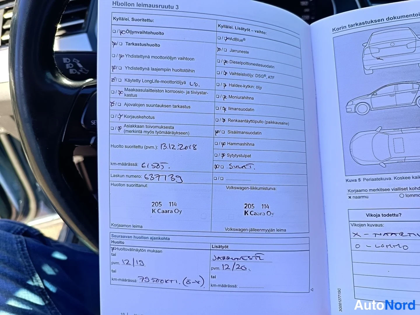 Muu: Huoltokirjan leimaussivu, jossa käsin täytetty huolto 13.12.2018, km 61 505 ja laskunumero 637 739.