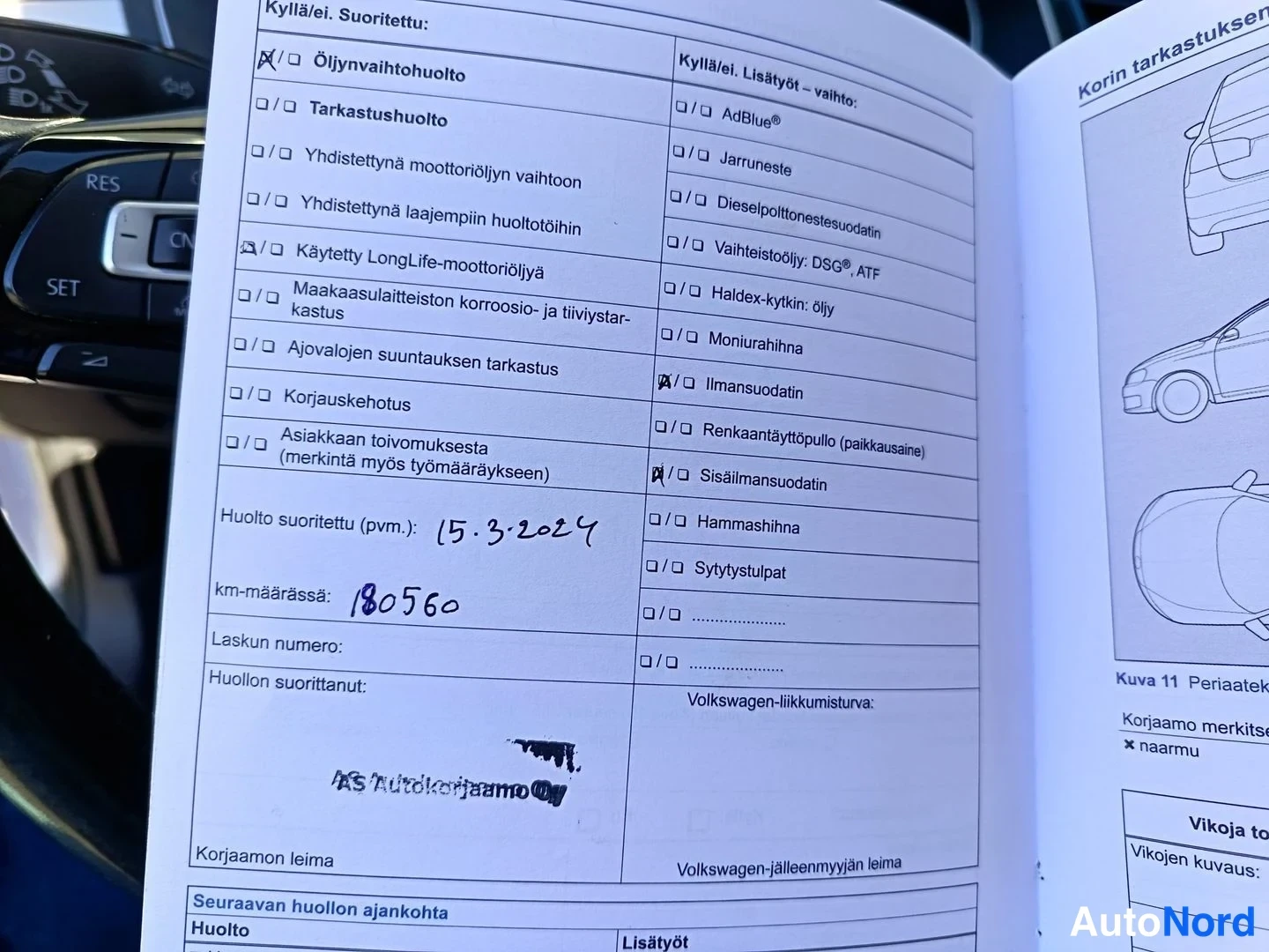 Muu: Huoltokirjan sivu, jossa käsinkirjoitettu huolto 15.3.2024 ja 180560 km, korjaamon leimalla
