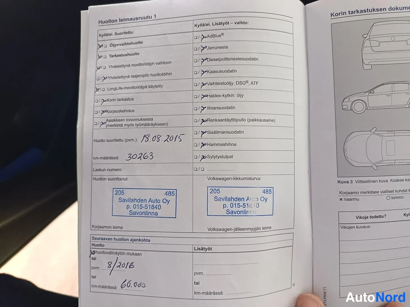 Yksityiskohta: Huoltokirjan leimausruutu 1: öljynvaihtohuolto tehty 18.8.2015 ajomitallilla 30 263 km, Savilahden Auto Oy:n leima, seuraava huolto 8/2016 tai 60 000 km.